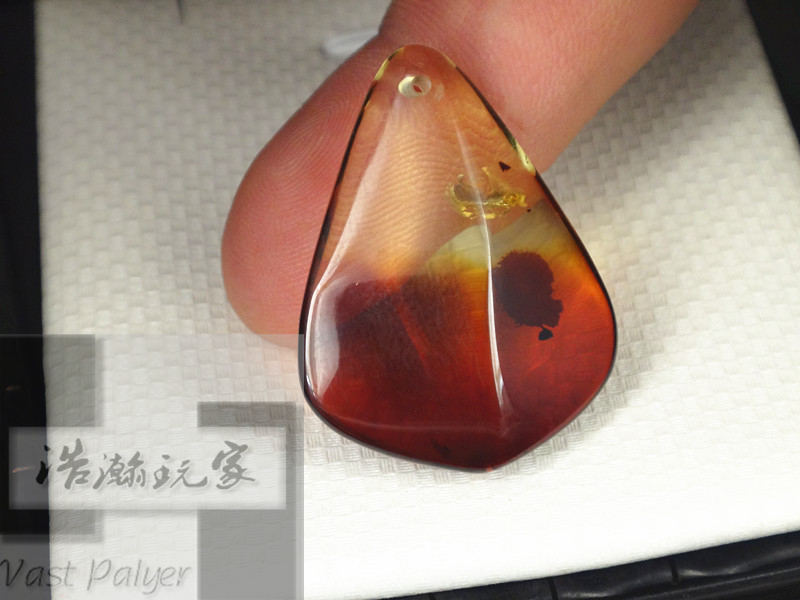 琥珀吊坠017